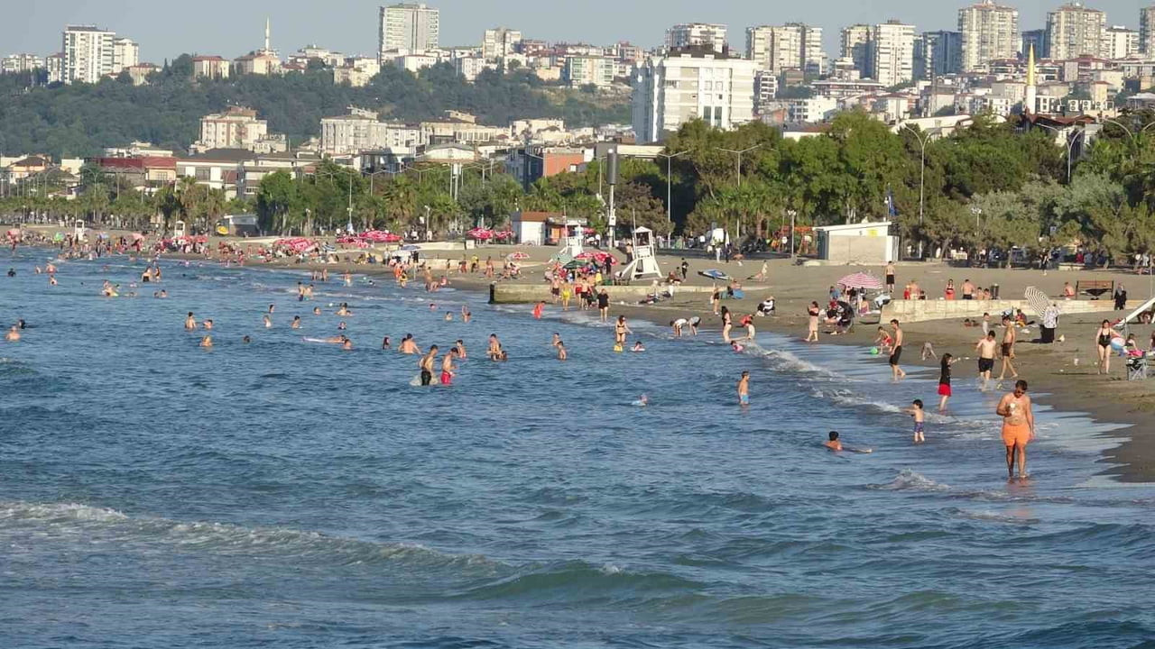 SAMSUN VALİLİĞİ, OLUMSUZ DENİZ ŞARTLARI NEDENİYLE ATAKUM, 19 MAYIS, BAFRA, ALAÇAM VE YAKAKENT...