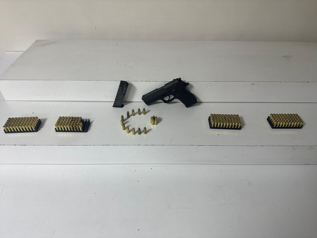 Samsun ve İstanbul'da düzenlenen dolandırıcılık operasyonunda 2 şüpheli gözaltına alındı....