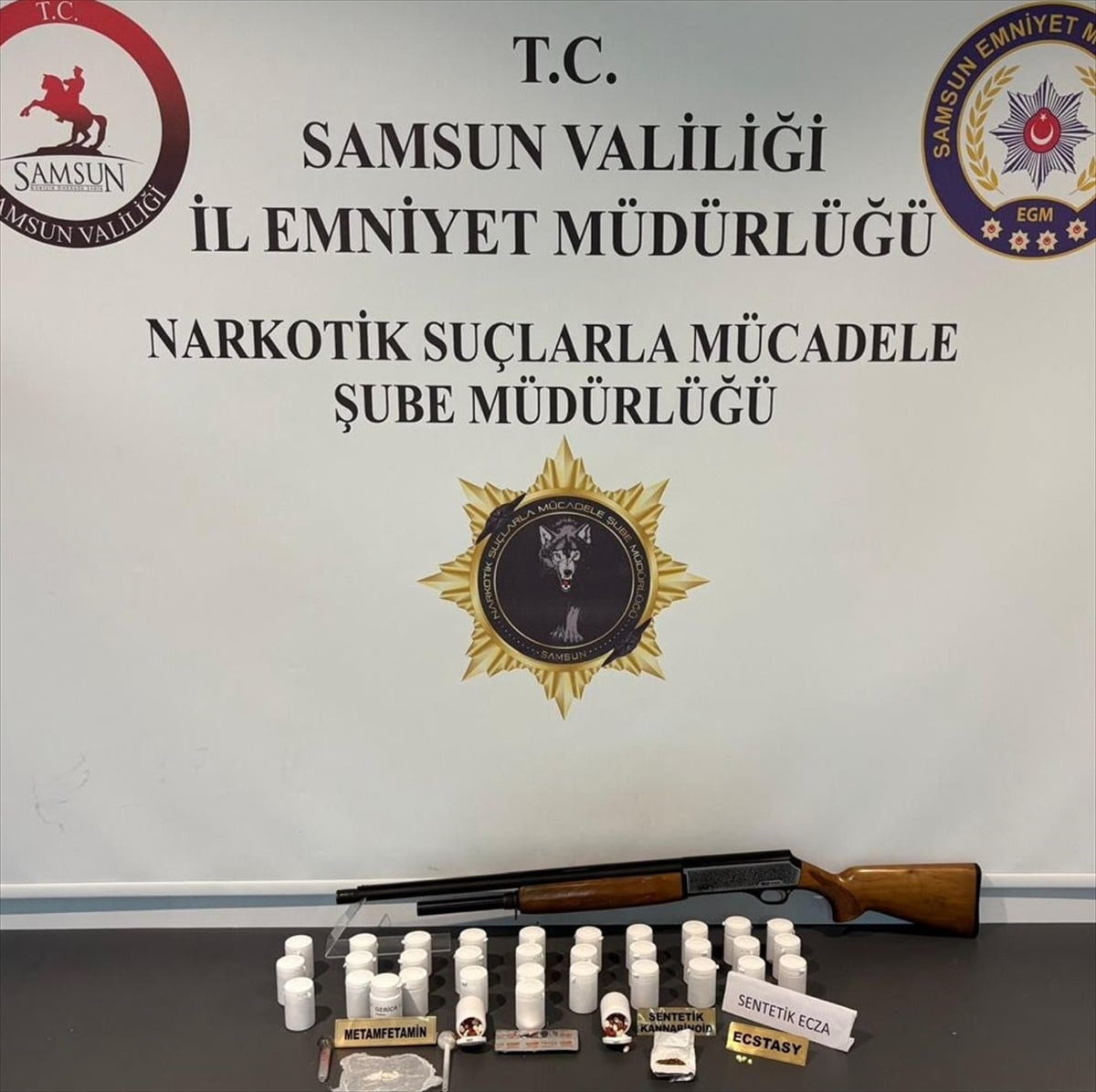 Samsun'da düzenlenen uyuşturucu operasyonunda 9 şüpheli gözaltına alındı. Ekiplerce düzenlenen...