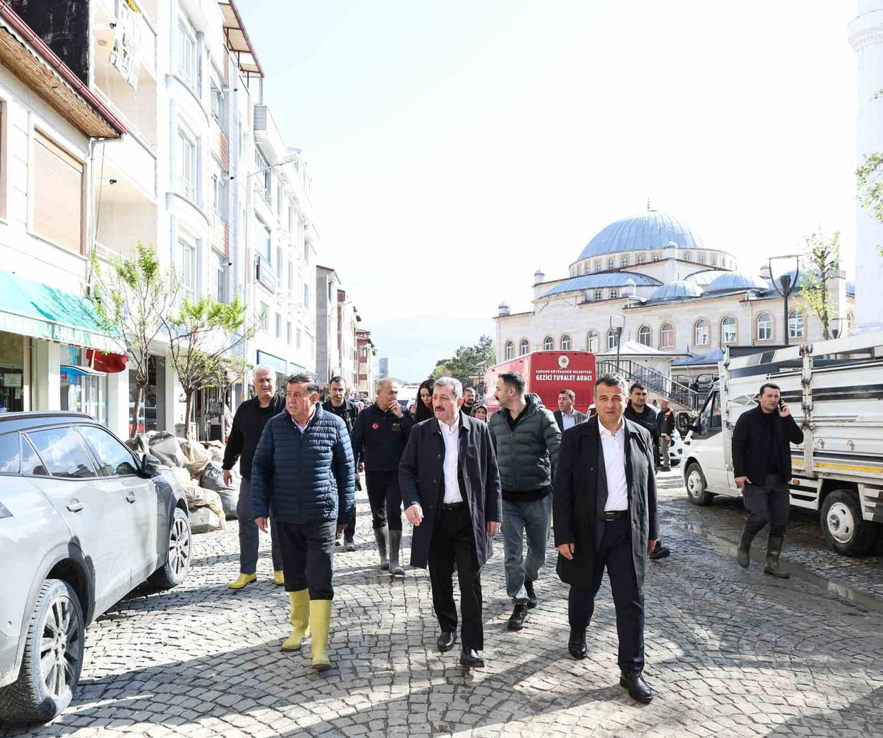 SAMSUN'DA MEYDANA GELEN SEL VE SU TAŞKINININ ARDINDAN BAŞLATILAN ÇALIŞMALAR DEVAM EDİYOR. SAMSUN...