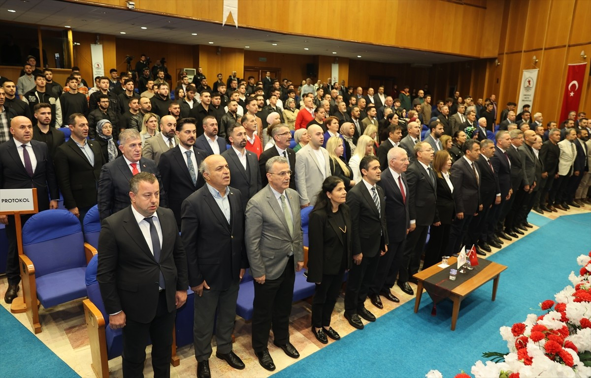 Samsun'da, "Milli Egemenliğin Doğuşu: Samsun'dan Cumhuriyete" paneli gerçekleştirildi.