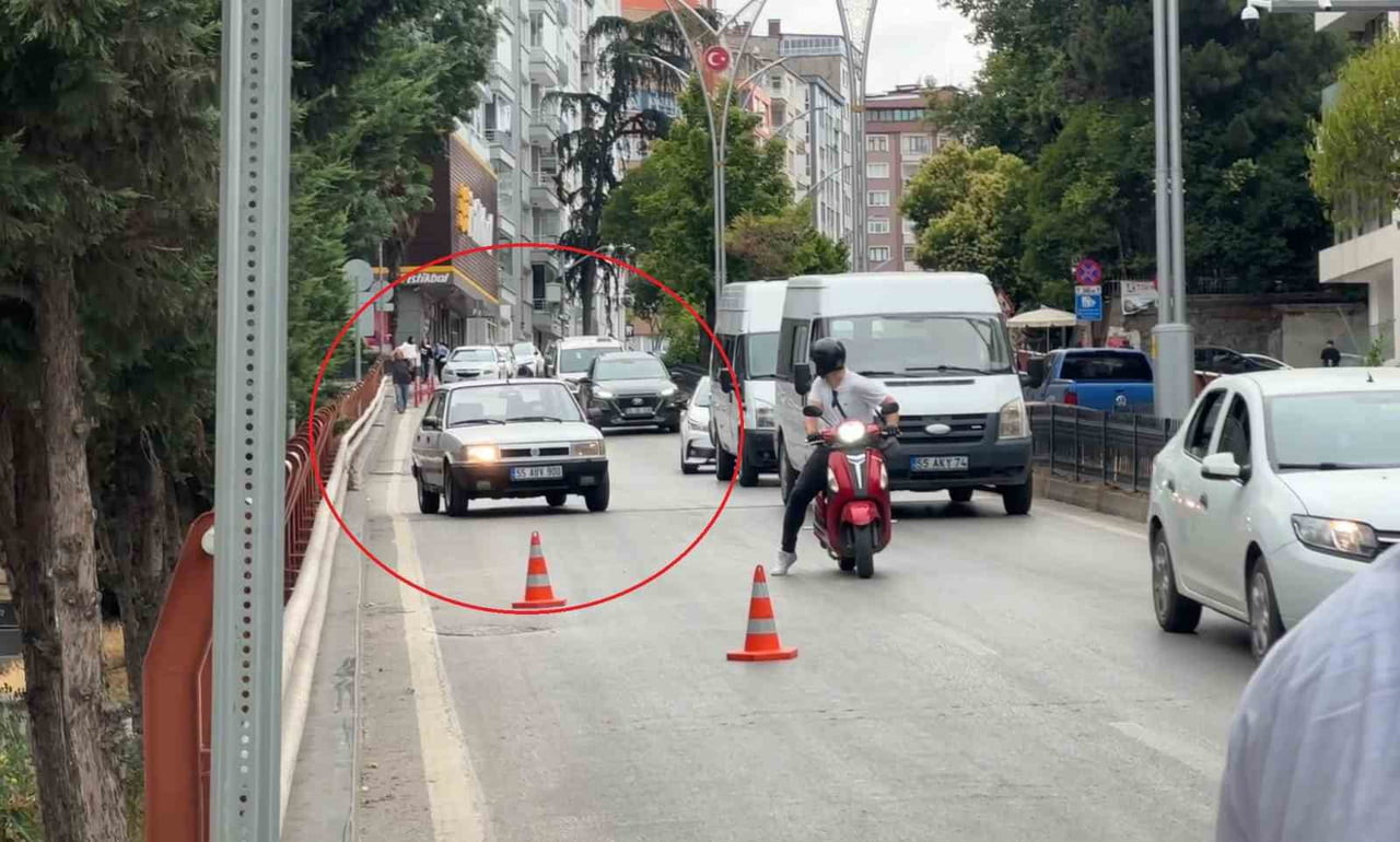 SAMSUN'DA TRAFİK DENETİMİNİ GÖREN YABANCI UYRUKLU SÜRÜCÜ, UYGULAMAYA YAKALANMAMAK İÇİN...