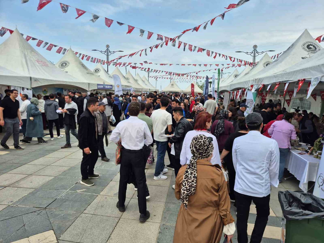 SAMSUN'DA TÜRK MUTFAĞI HAFTASI KAPSAMINDA DÜZENLENEN ETKİNLİKLE YÖRESEL LEZZETLER TANITILDI.