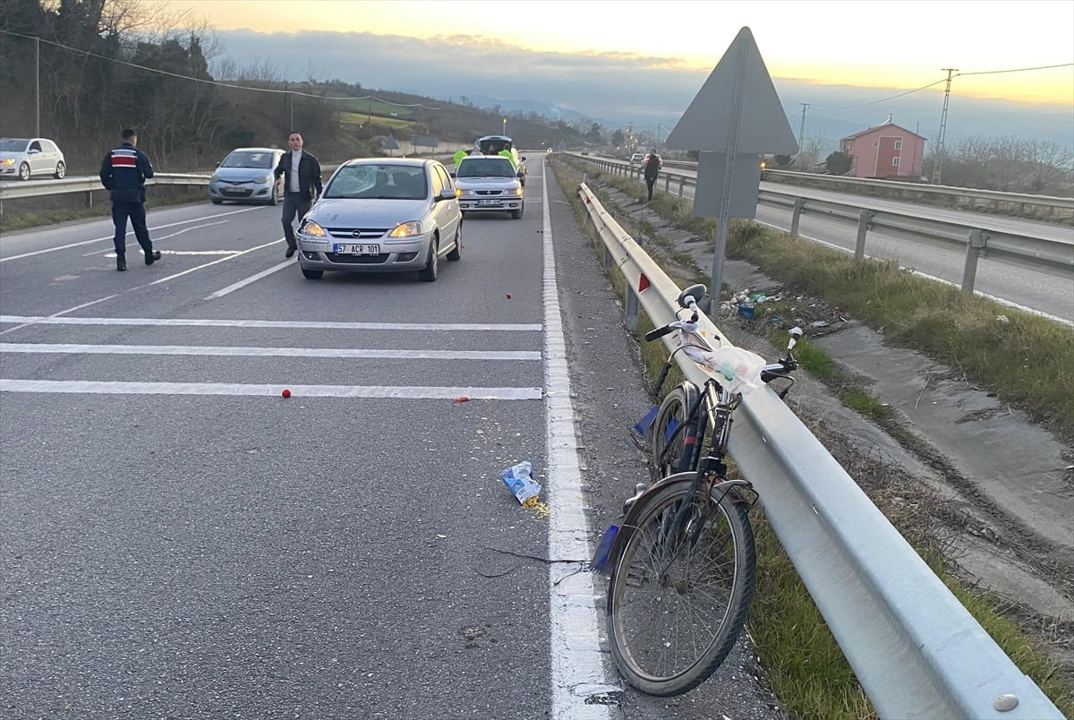 Samsun'un Alaçam ilçesinde, otomobilin çarptığı bisikletin sürücüsü yaşamını yitirdi.