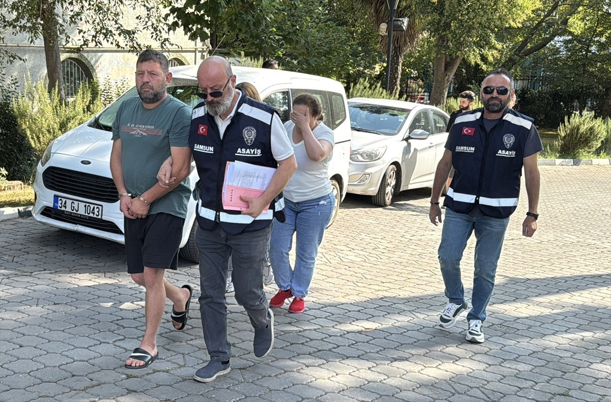 Samsun'un Atakum ilçesinde ziynet eşyası ile 100 bin lira çalan 2 zanlı gözaltına alındı.