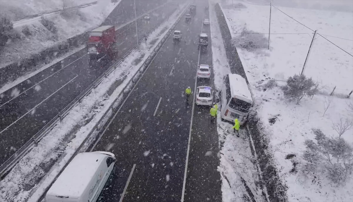Samsun'un Bafra ilçesinde yolcu otobüsünün çarptığı 1 kişi öldü, 3 kişi yaralandı.