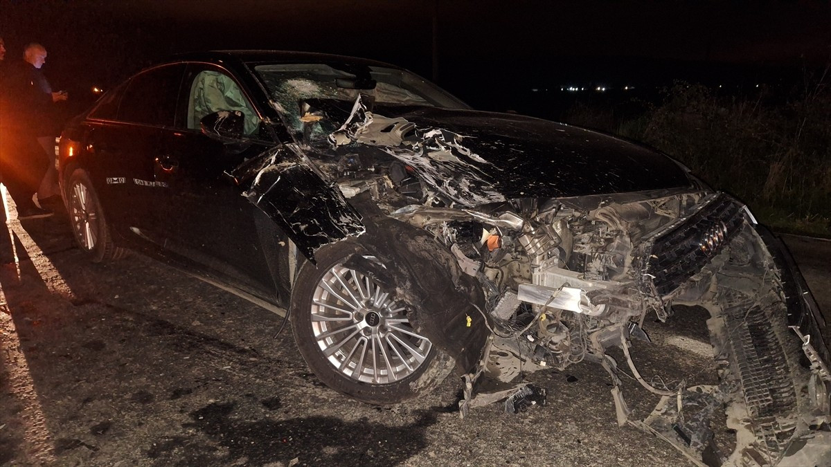 Samsun'un Bafra ilçesinde zincirleme trafik kazasında iki kişi hastaneye kaldırıldı.