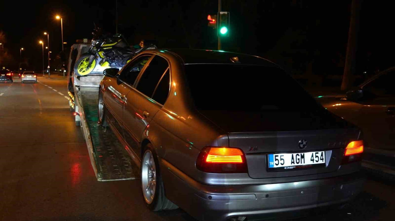 SAMSUN'UN BAFRA İLÇESİNDEN SATIN ALDIĞI OTOMOBİLİ İSTANBUL'A GETİREN SÜRÜCÜ, KADIKÖY'DE...