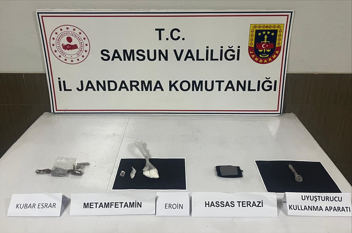 Samsun'un Çarşamba ilçesinde gerçekleştirilen uyuşturucu operasyonunda 2 şüpheli gözaltına alındı....