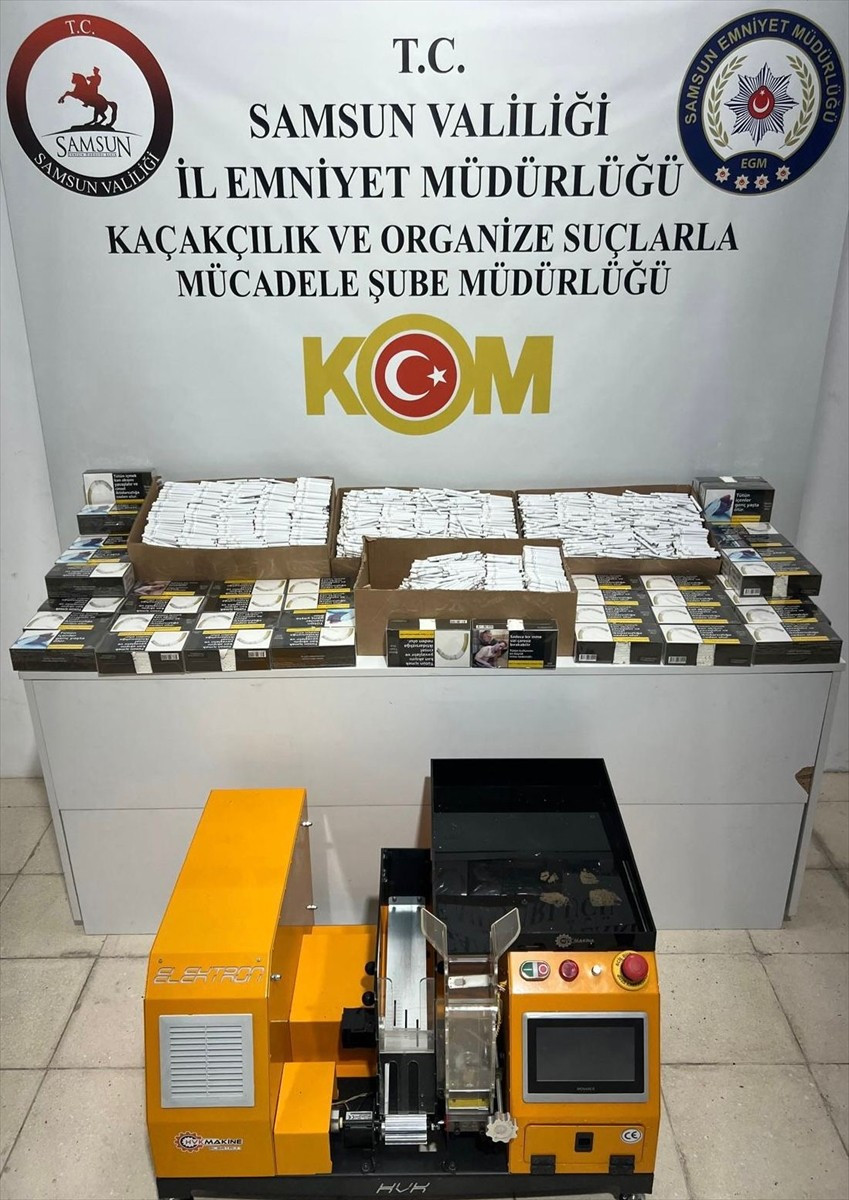 Samsun'un İlkadım ilçesinde 38 bin bandrolsüz doldurulmuş makaron, 10 bin boş makaron ile otomatik...