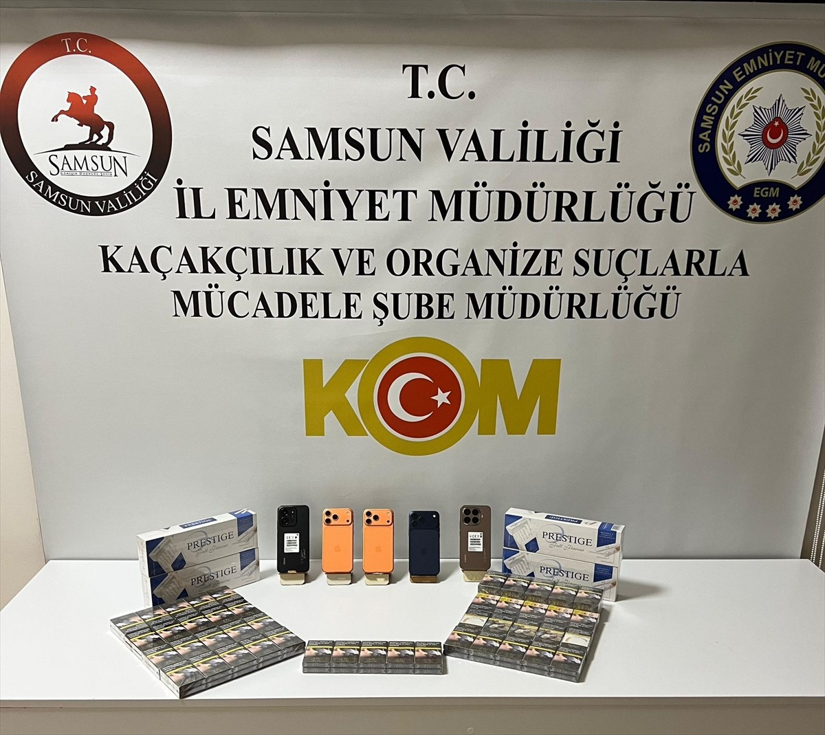 Samsun'un İlkadım ilçesinde düzenlenen kaçakçılık operasyonunda 3 şüpheli gözaltına alındı....