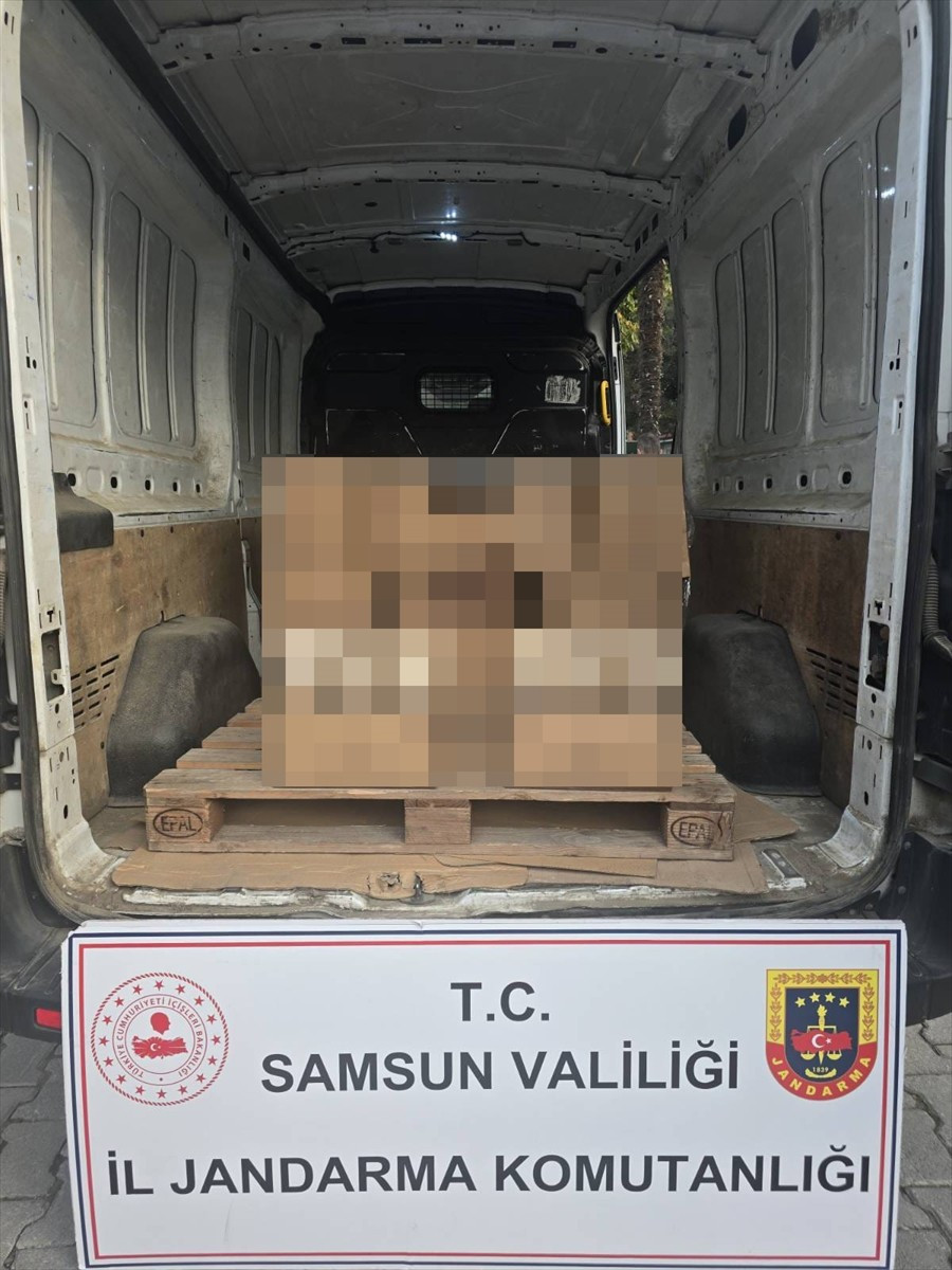 Samsun'un İlkadım ilçesinde düzenlenen operasyonda, sahte kuru kahve ele geçirildi, 1 şüpheli...