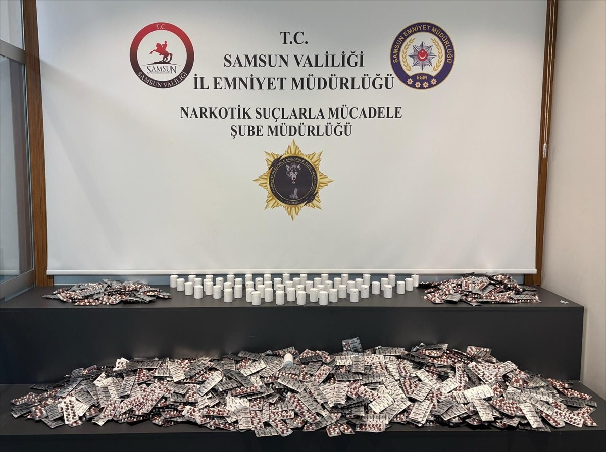 Samsun'un İlkadım ilçesinde düzenlenen uyuşturucu operasyonunda valize gizlenen 24 bin 458...