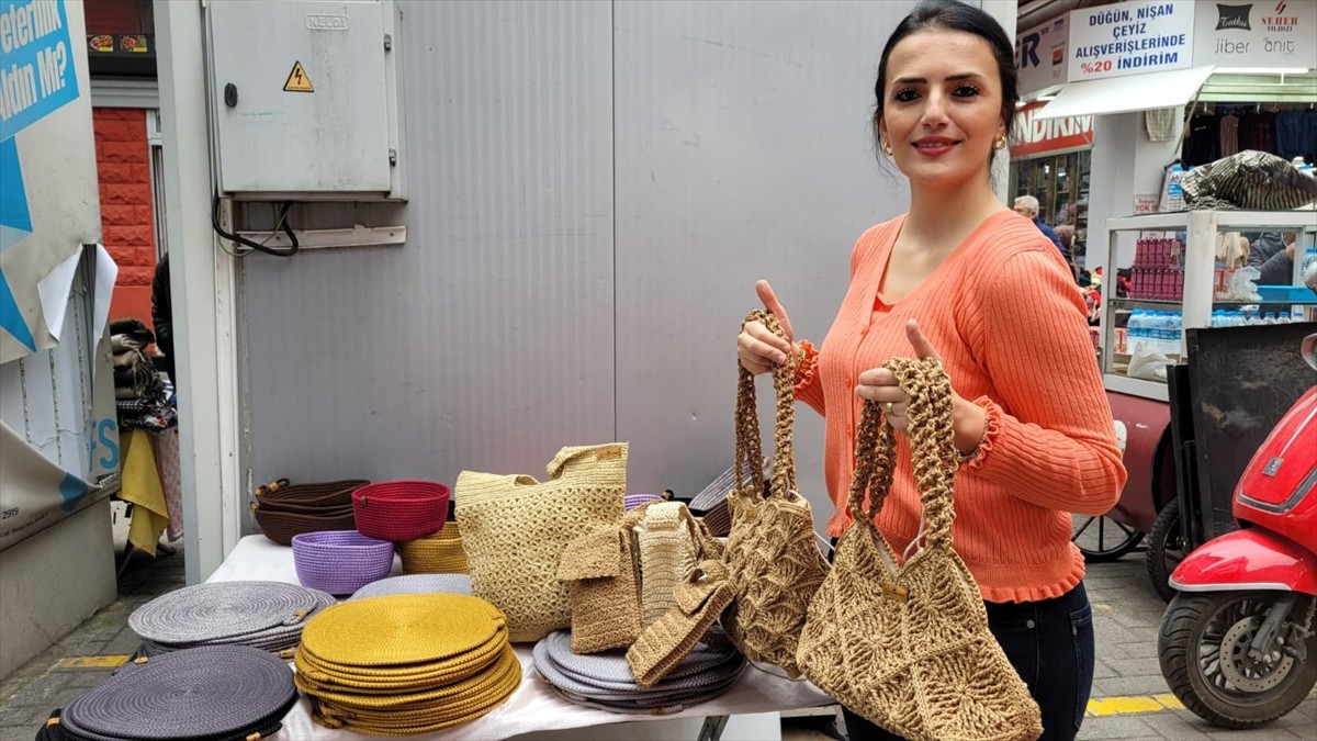 Samsun'un İlkadım ilçesinde yaşayan Gizem Okul, yapımını sosyal medyadan görerek kendi kendine...