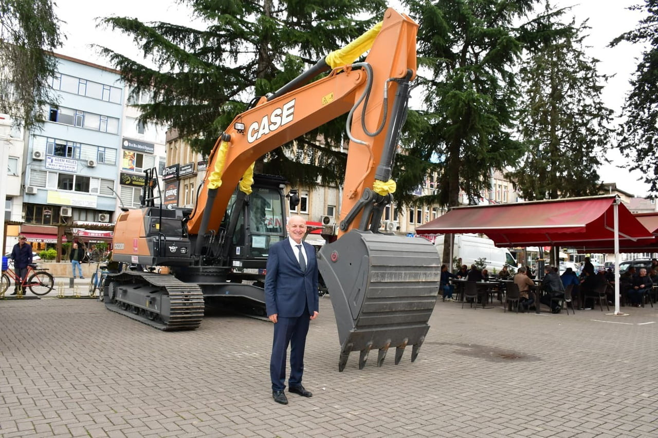 SAMSUN'UN TERME BELEDİYE BAŞKANI ŞENOL KUL, "BAHANELERİN ARKASINA DEĞİL, MAKİNELERİMİZİN GÜCÜNE VE...