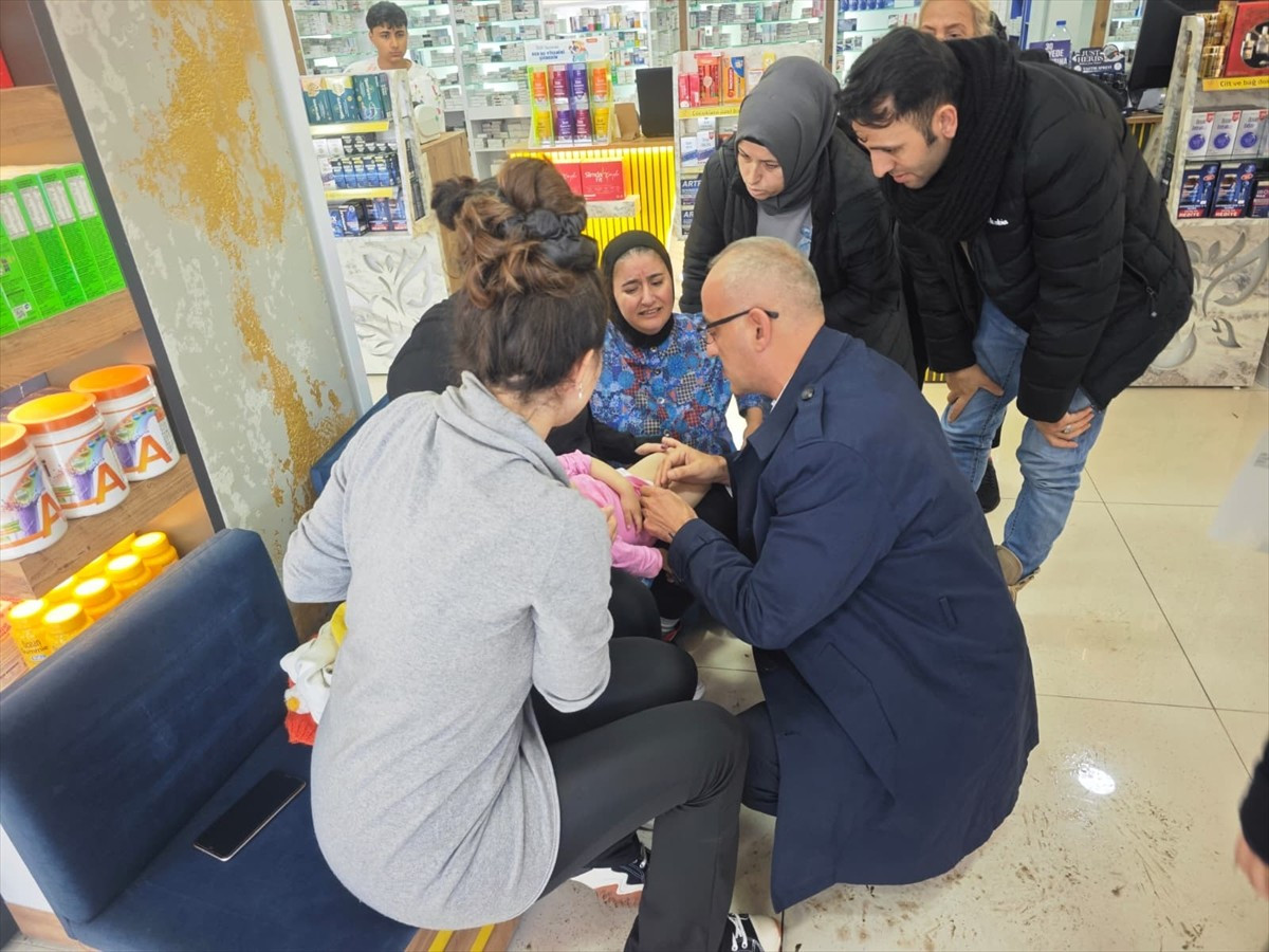 Samsun'un Yakakent ilçesinde yüksek ateş nedeniyle havale geçiren bebeğe ilk müdahaleyi, bölgeden...