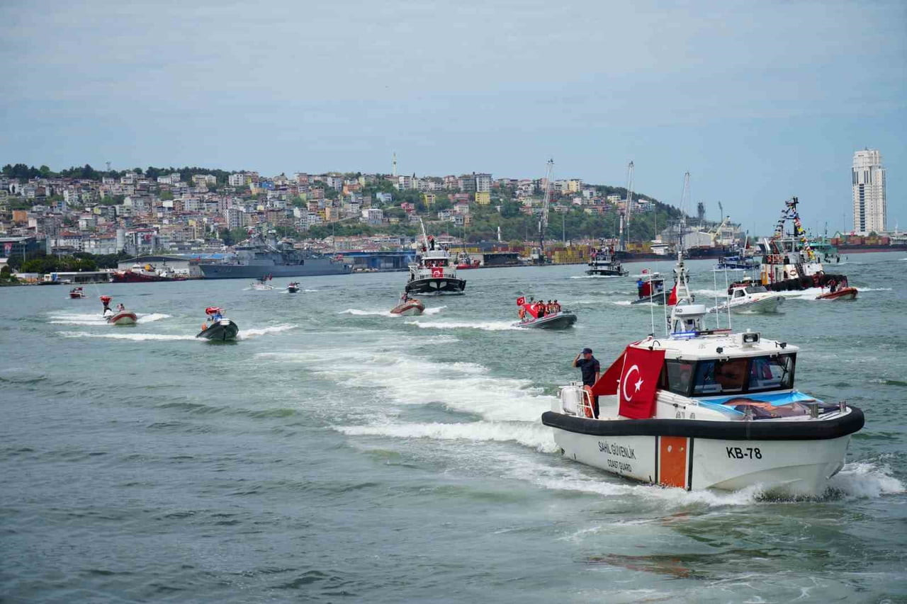 SAMSUN’DA 19 MAYIS ATATÜRK’Ü ANMA, GENÇLİK VE SPOR BAYRAMI KAPSAMINDA DÜZENLENEN GEMİ TÖREN GEÇİŞİ...