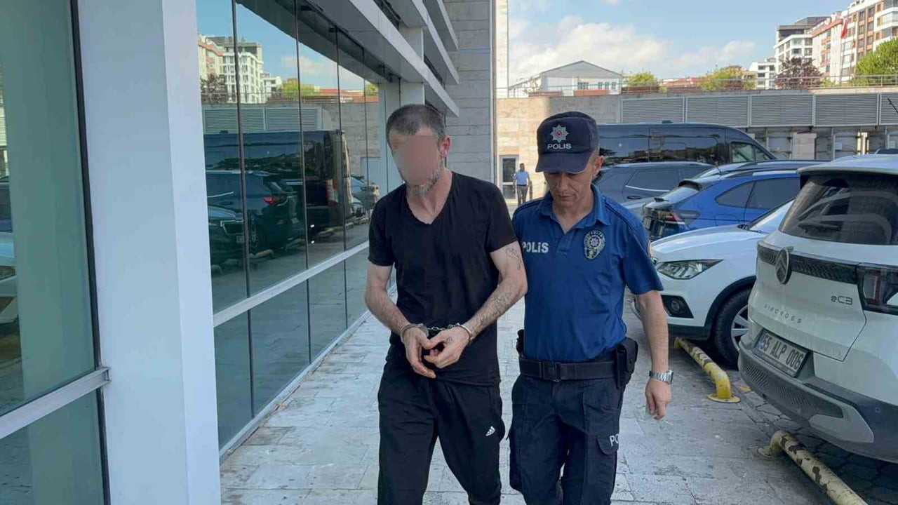 SAMSUN’DA BIÇAKLI KAVGADA BİR KİŞİYİ YARALAYAN S.K., ÇIKARILDIĞI MAHKEMECE TUTUKLANARAK CEZAEVİNE...