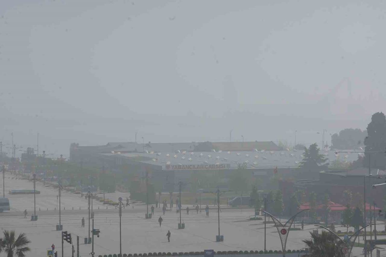 SAMSUN’DA GÜNÜN İLK SAATLERİYLE BİRLİKTE ETKİLİ OLAN PUS VE SİS, SABAH SAATLERİNDE DE ETKİSİNİ...