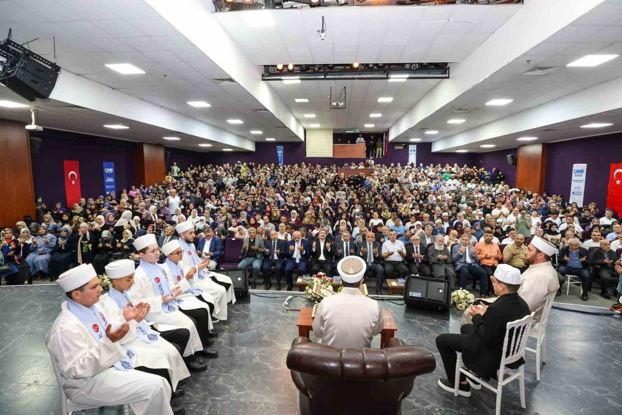 SAMSUN’DA HAFIZLIK EĞİTİMLERİNİ BAŞARIYLA TAMAMLAYAN 62 ÖĞRENCİ İÇİN İCAZET MERASİMİ...