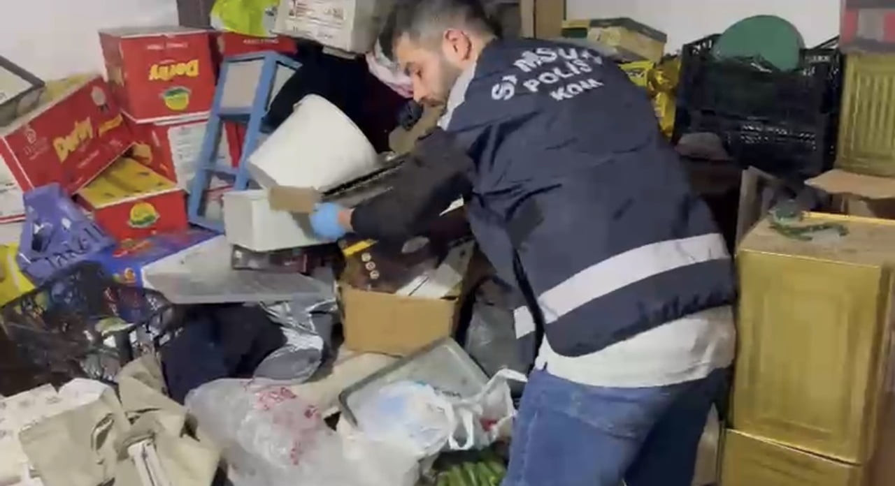 SAMSUN’DA KAÇAKÇILIKLA MÜCADELE KAPSAMINDA DÜZENLENEN OPERASYONDA ÇOK SAYIDA KAÇAK ÜRÜN ELE...