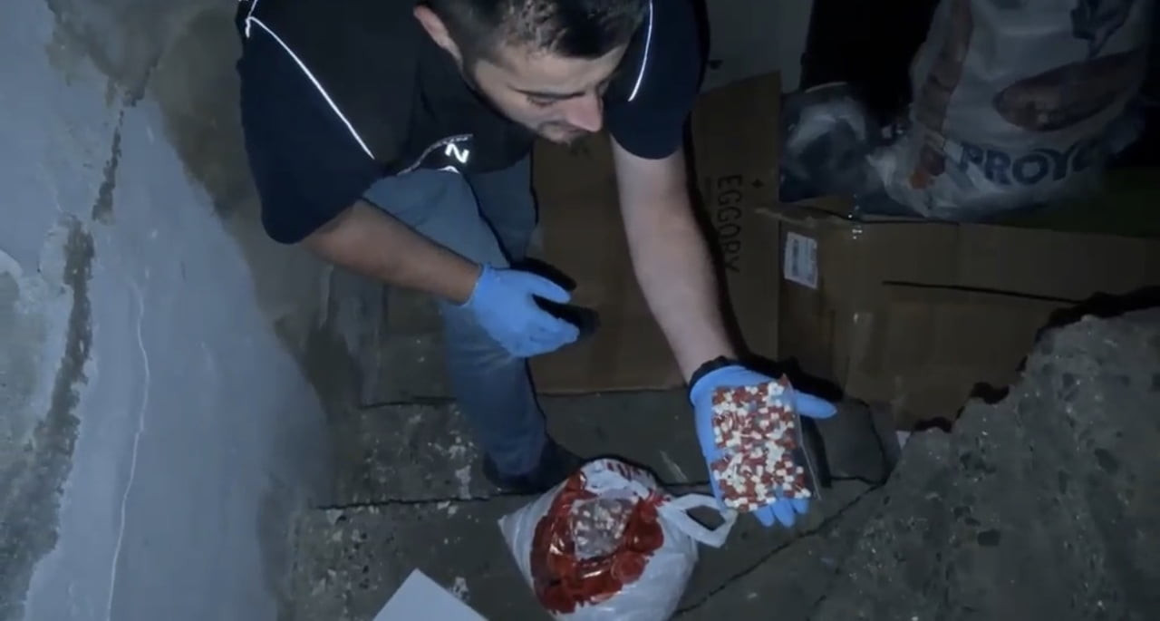 SAMSUN’DA NARKOTİK EKİPLERİNİN 4 İLÇEDE DÜZENLEDİĞİ OPERASYONLARDA UYUŞTURUCU MADDE ELE...