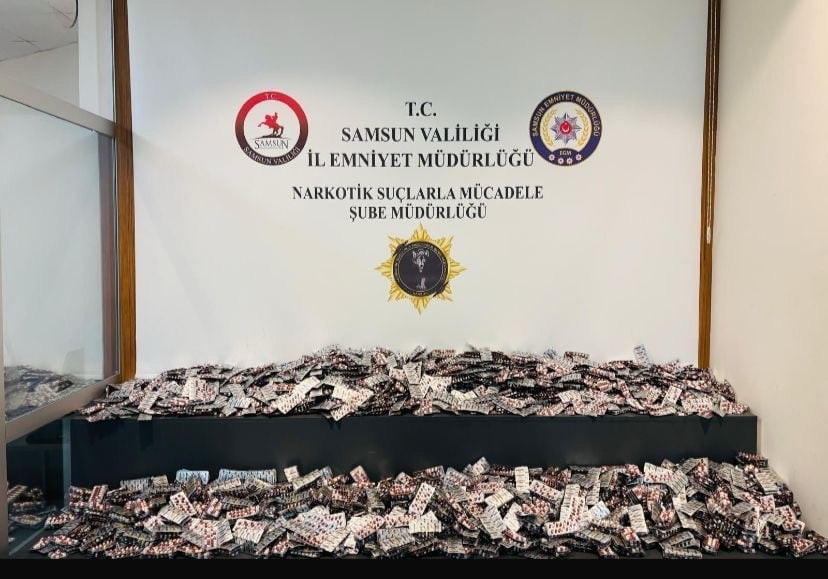 SAMSUN’DA NARKOTİK POLİSİNİN DÜZENLEDİĞİ OPERASYONDA DEPODA SAKLANAN 33 BİN 850 ADET UYUŞTURUCU...