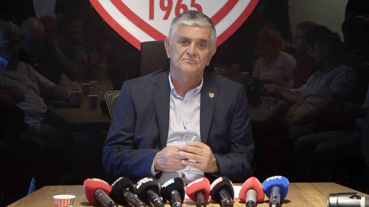 SAMSUNSPOR BASIN SÖZCÜSÜ SUAT ÇAKIR, İKİ TRANSFERDE SONA YAKLAŞILDIĞINI SÖYLERKEN, RİCK VAN...