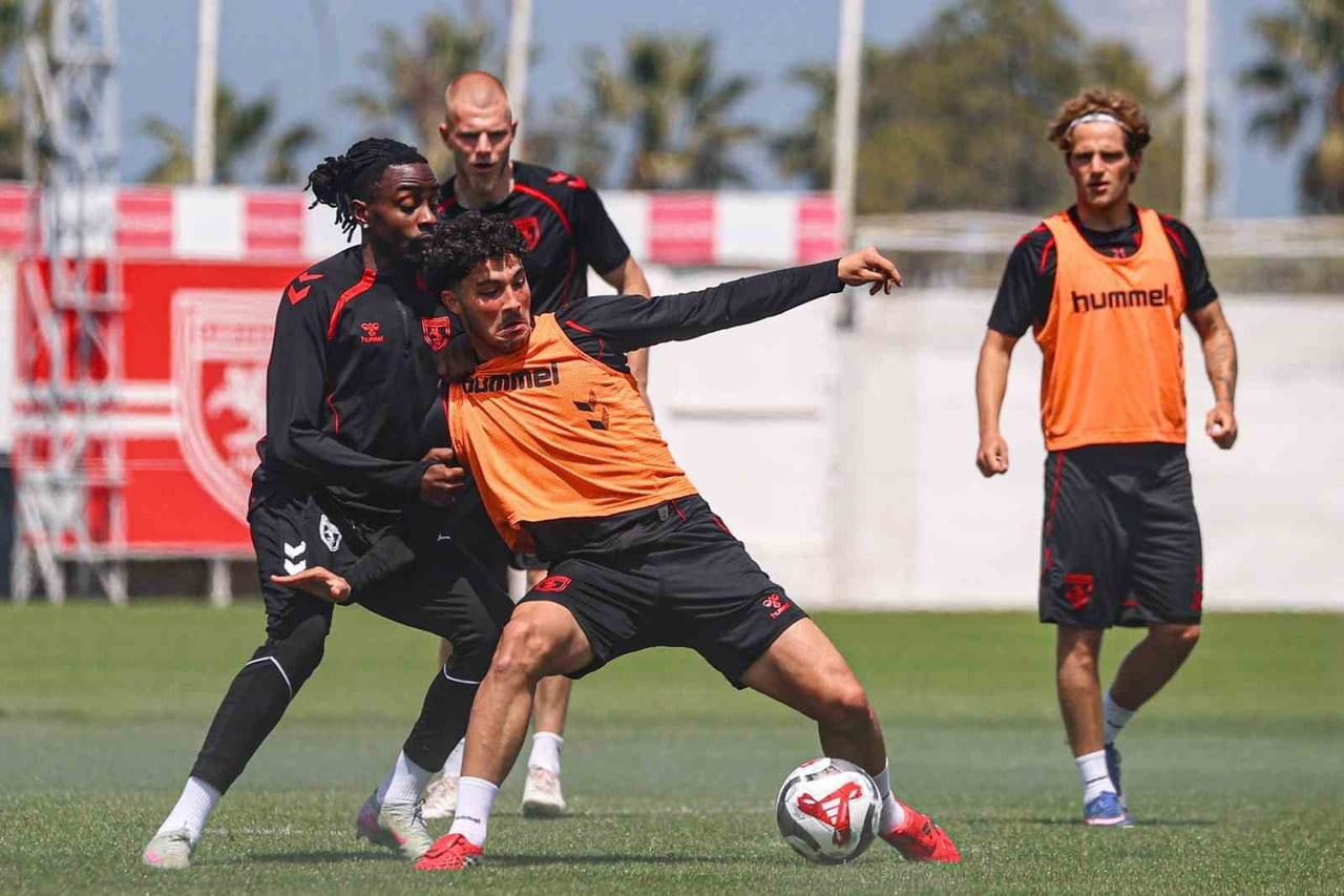 SAMSUNSPOR, BU SEZONKİ SON DEPLASMAN MAÇI OLAN RAMS BAŞAKŞEHİR MÜCADELESİ HAZIRLIKLARINI...