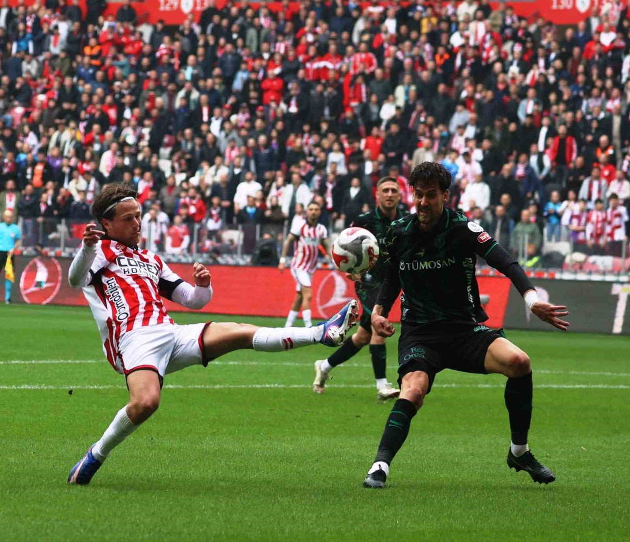 SAMSUNSPOR - KONYASPOR MAÇININ İKİNCİ YARISINDAN KARELER.