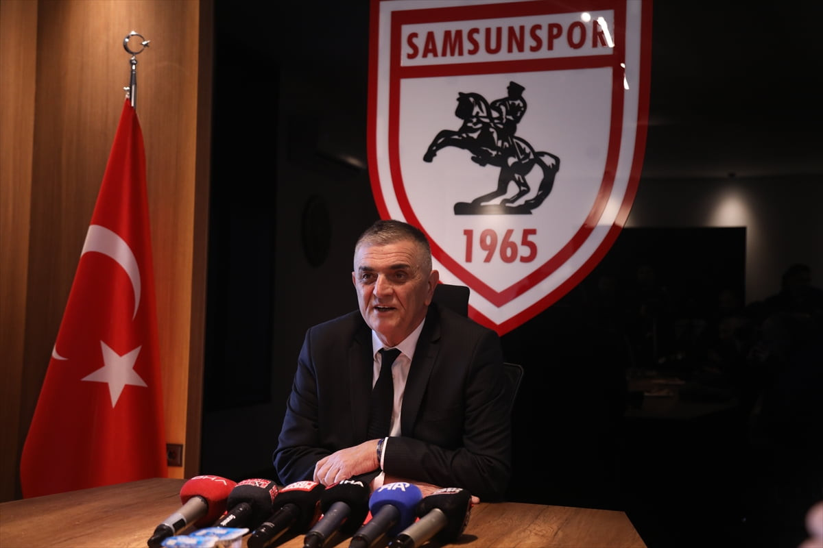 Samsunspor Kulübü Basın Sözcüsü Suat Çakır, Nuri Asan Tesisleri'nde düzenlediği basın...
