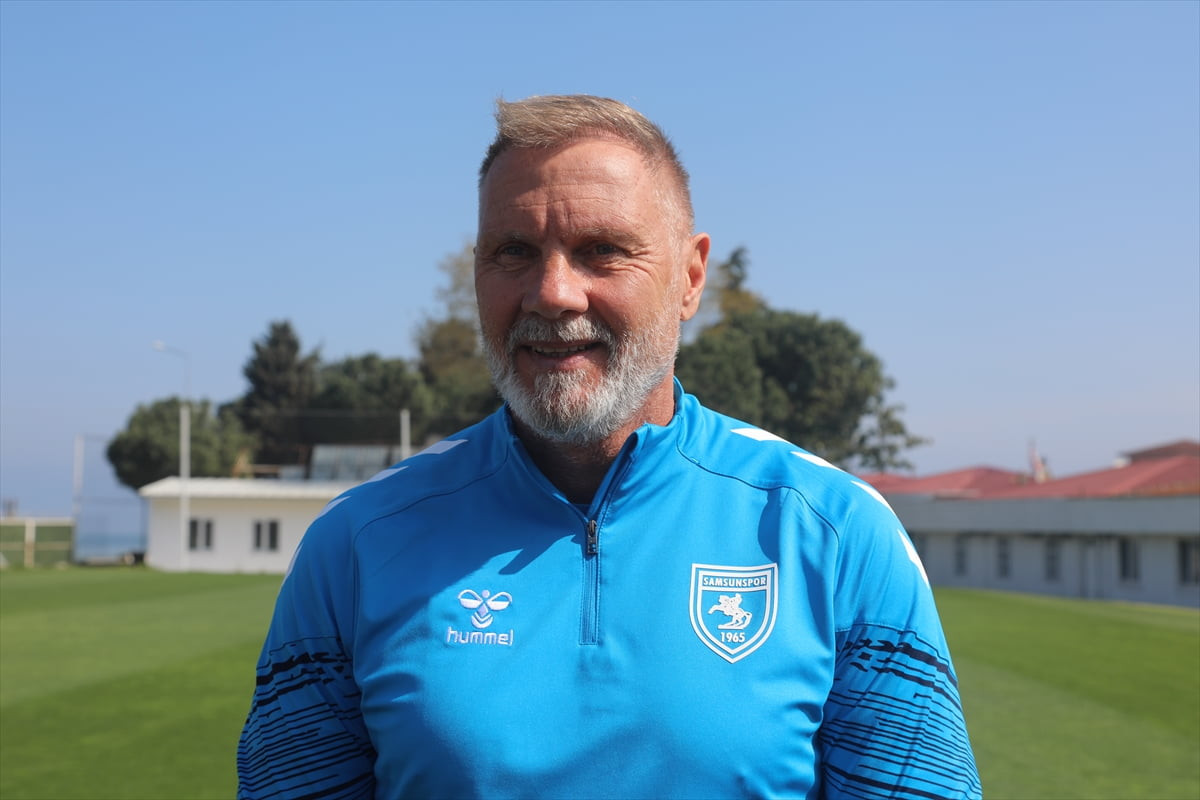 Samsunspor Teknik Direktörü Thorsten Fink, Nuri Asan Tesisleri'nde düzenlediği basın...