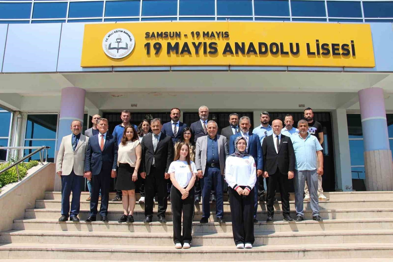 SAMSUN’UN 19 MAYIS İLÇESİNDE, 19 MAYIS ANADOLU LİSESİ BÜNYESİNDE OLUŞTURULAN ANI KİTAP KAFE...