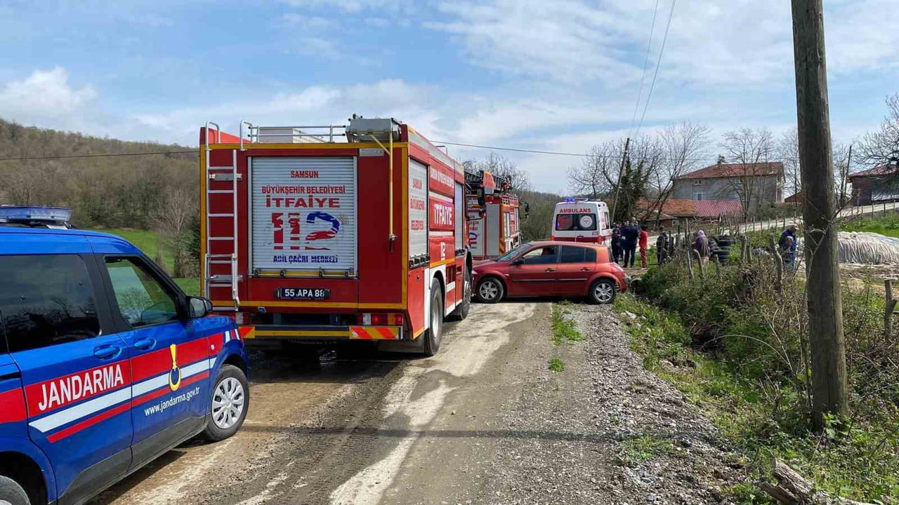 SAMSUN’UN ALAÇAM İLÇESİNDE KESİN YAPARKEN AĞAÇIN ALTINDA KALAN ŞAHIS AĞIR YARALANDI.
