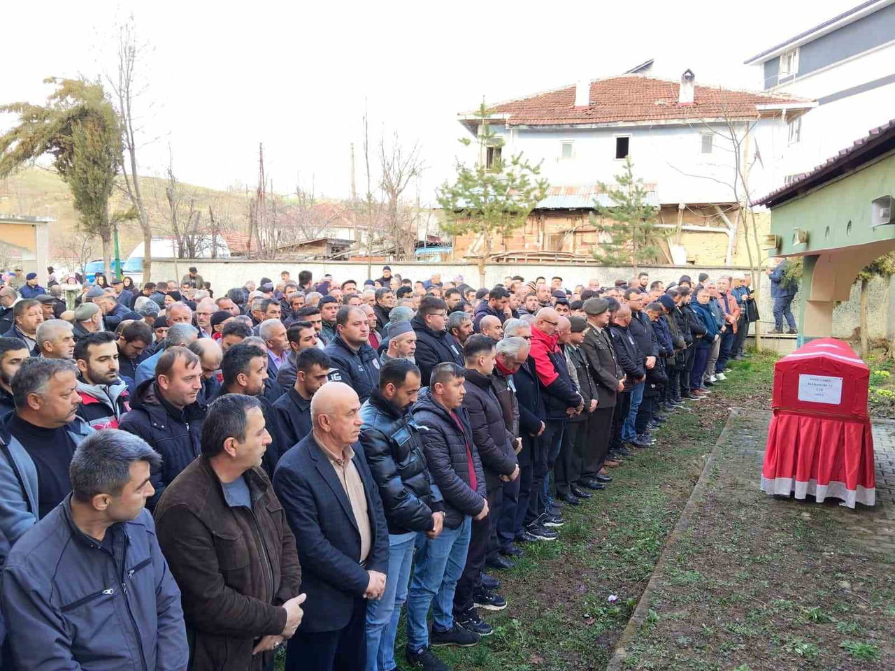 SAMSUN’UN ASARCIK İLÇESİNDE HAYATINI KAYBEDEN 95 YAŞINDAKİ KORE GAZİSİ BAYRAM OFLAZ, DÜZENLENEN...