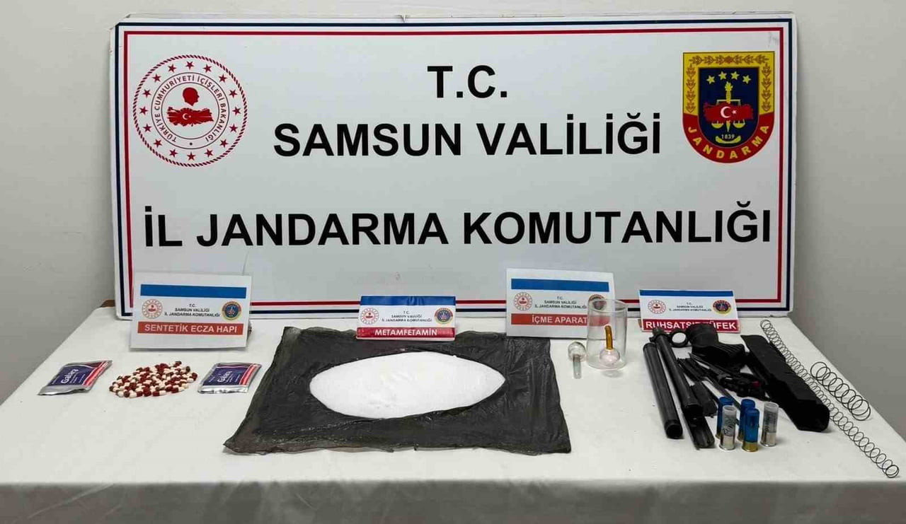 SAMSUN’UN ATAKUM İLÇESİNDE JANDARMA EKİPLERİNCE DÜZENLENEN UYUŞTURUCU OPERASYONUNDA 1 KİLO 109...