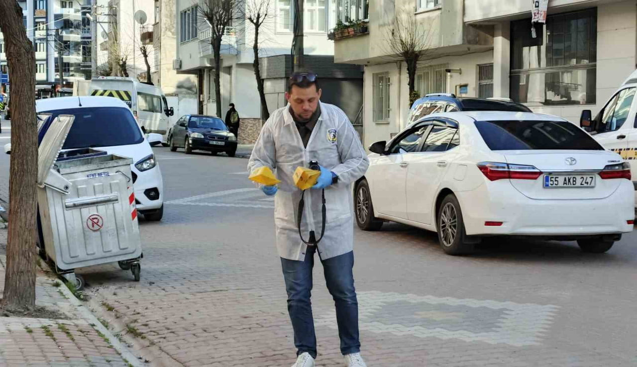 SAMSUN’UN BAFRA İLÇESİNDE İKİ GENÇ ARASINDA "KIZ MESELESİ" NEDENİYLE ÇIKAN KAVGADA 1 KİŞİ...