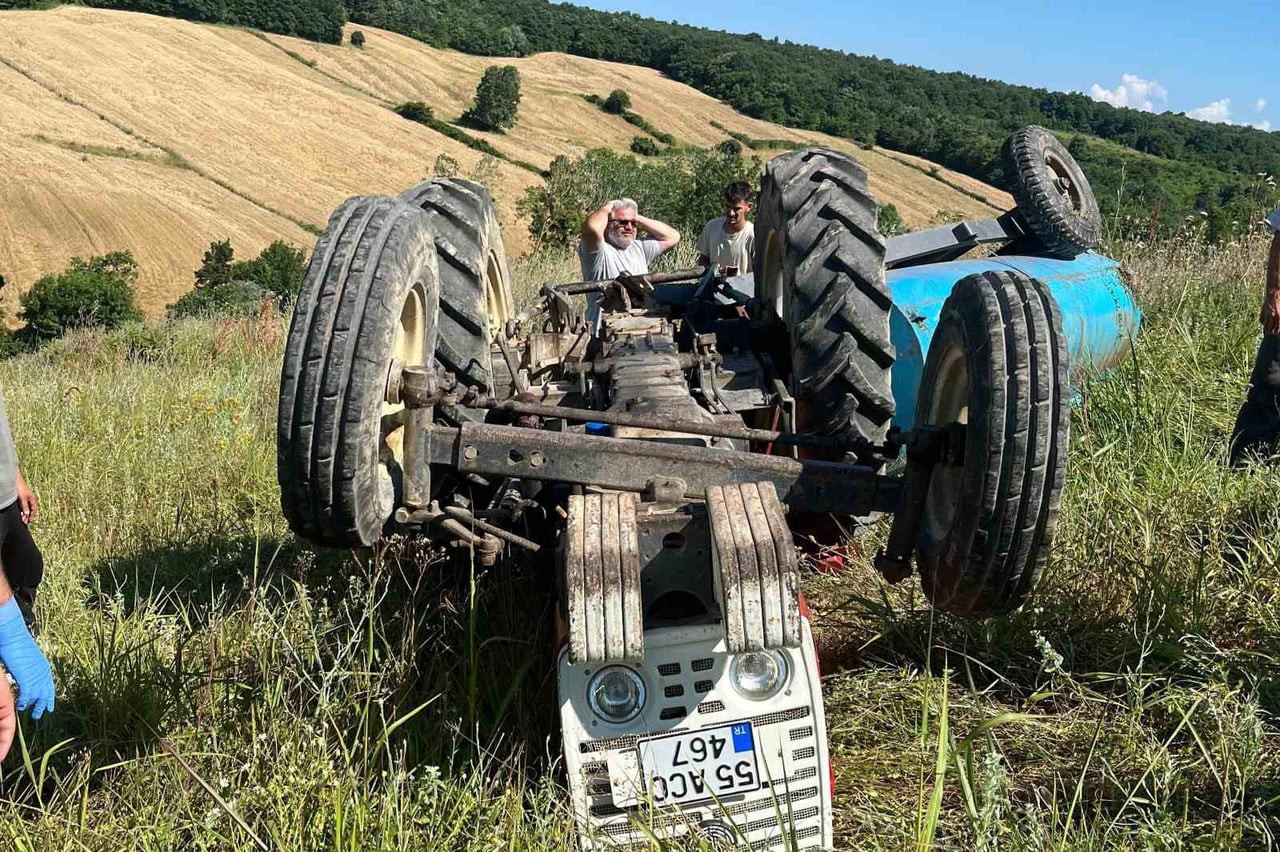 SAMSUN’UN BAFRA İLÇESİNDE TRAKTÖRÜN DEVRİLMESİ SONUCU MEYDANA GELEN KAZADA SÜRÜCÜ NURİ SEVEN (45)...