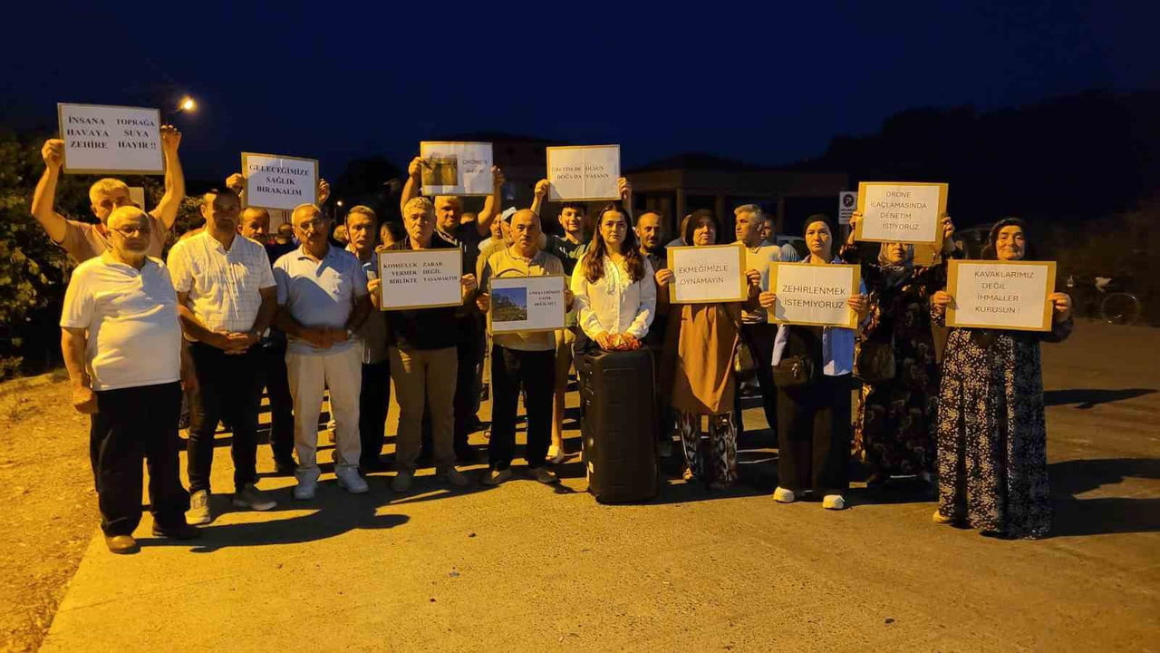 SAMSUN’UN ÇARŞAMBA İLÇESİNDE ÇELTİK TARLALARINDA DRONE İLE YAPILAN İLAÇLAMANIN KAVAK FİDANLARI VE...