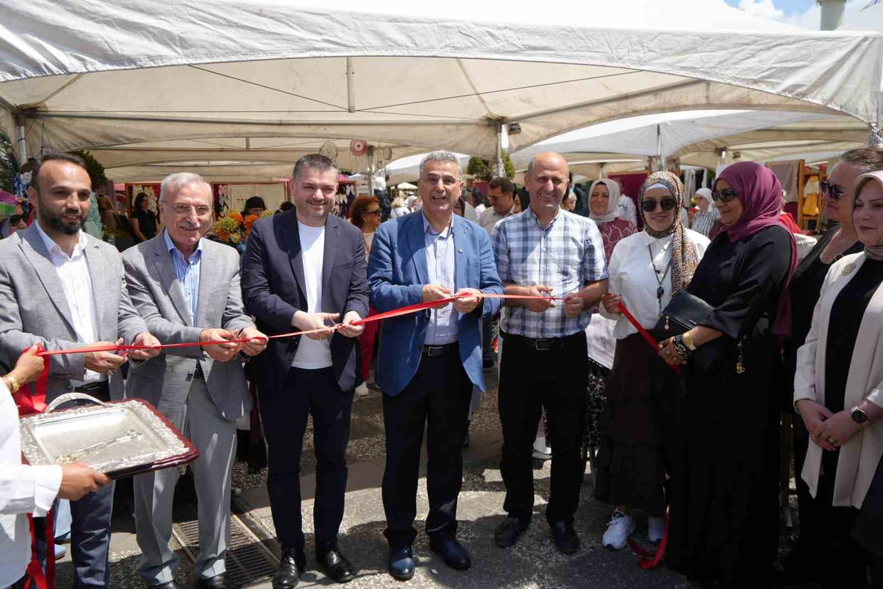 SAMSUN’UN İLKADIM BELEDİYESİ TARAFINDAN DÜZENLENEN KADIN EL EMEKLERİ YIL SONU SERGİSİ’NDE 1 YIL...