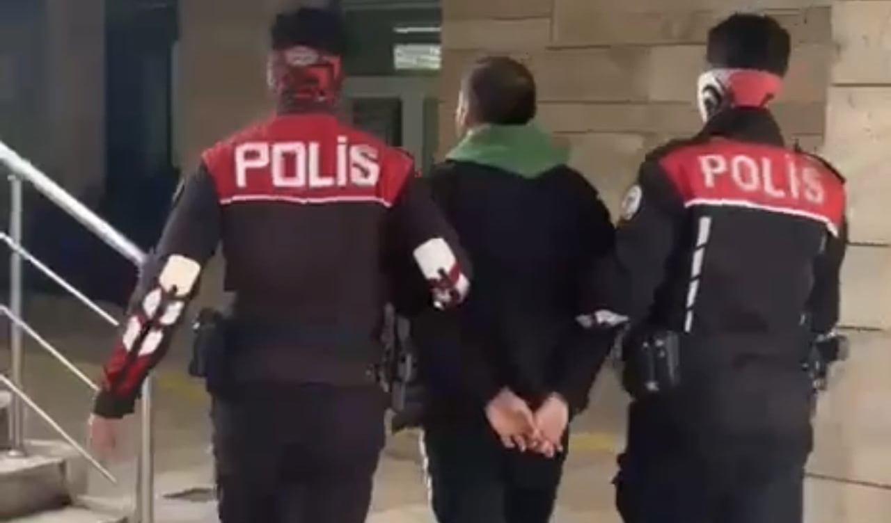 SAMSUN’UN İLKADIM İLÇESİNDE HAKKINDA 11 YIL 4 AY KESİNLEŞMİŞ HAPİS CEZASI BULUNAN HIRSIZLIK...
