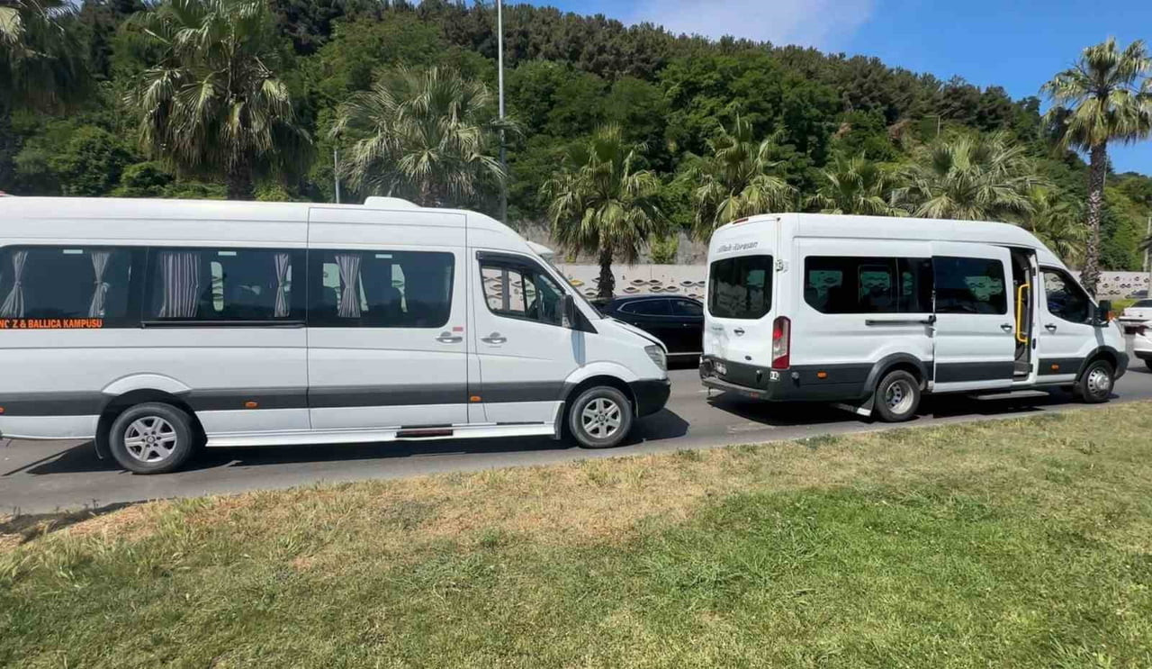 SAMSUN’UN İLKADIM İLÇESİNDE MEYDANA GELEN ZİNCİRLEME TRAFİK KAZASINDA 1 KİŞİ YARALANDI.