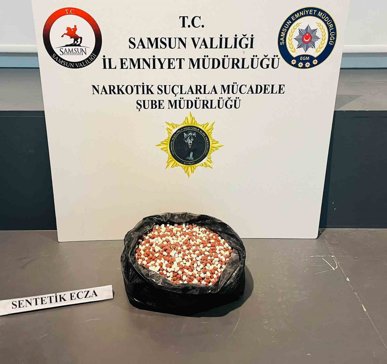 SAMSUN’UN İLKADIM İLÇESİNDE NARKOTİK EKİPLERİNİN DÜZENLEDİĞİ OPERASYONDA 5 BİN 150 ADET SENTETİK...