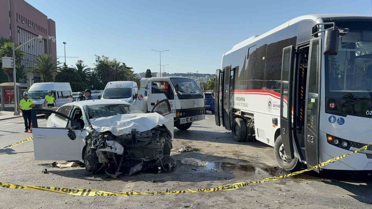 SAMSUN’UN İLKADIM İLÇESİNDE OTOMOBİL İLE ÖZEL HALK OTOBÜSÜNÜN ÇARPIŞTIĞI TRAFİK KAZASINDA 7 KİŞİ...
