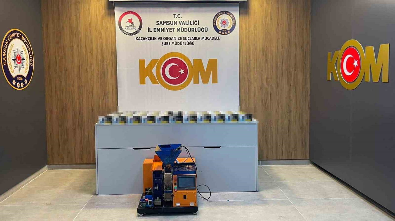 SAMSUN’UN İLKADIM İLÇESİNDE POLİS EKİPLERİNCE DÜZENLENEN KAÇAKÇILIK OPERASYONUNDA 20 BİN ADET...