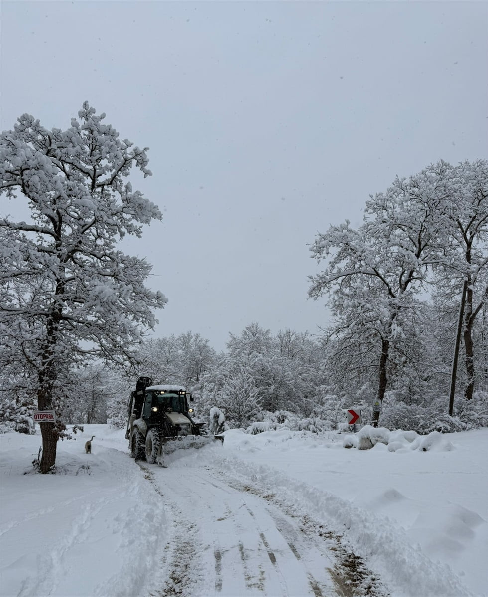  Samsun’un Kavak ilçesi başta olmak üzere kent genelinde etkili olan sağanak akşam saatlerinde...