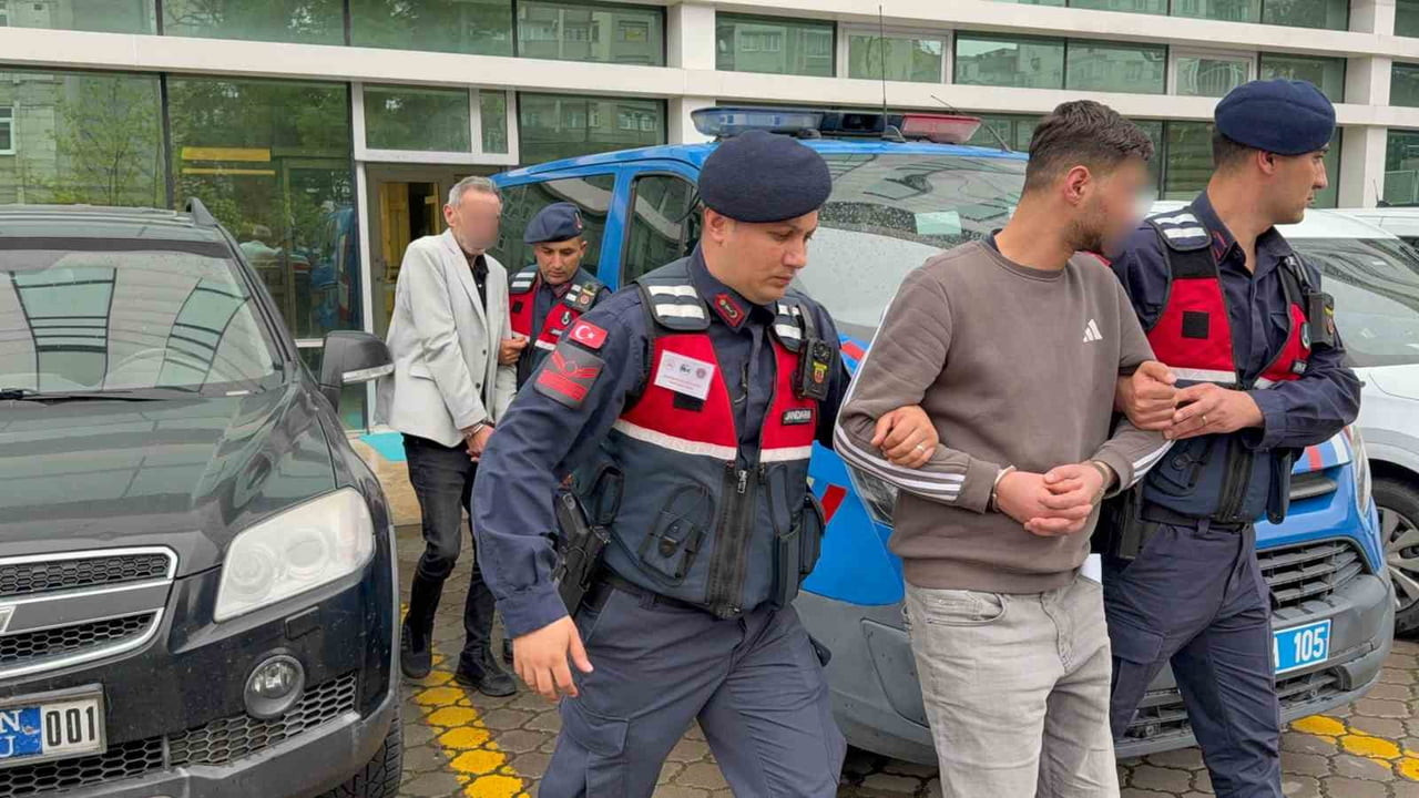 SAMSUN’UN TEKKEKÖY İLÇESİNDE JANDARMA EKİPLERİ TARAFINDAN DÜZENLENEN UYUŞTURUCU OPERASYONUNDA...