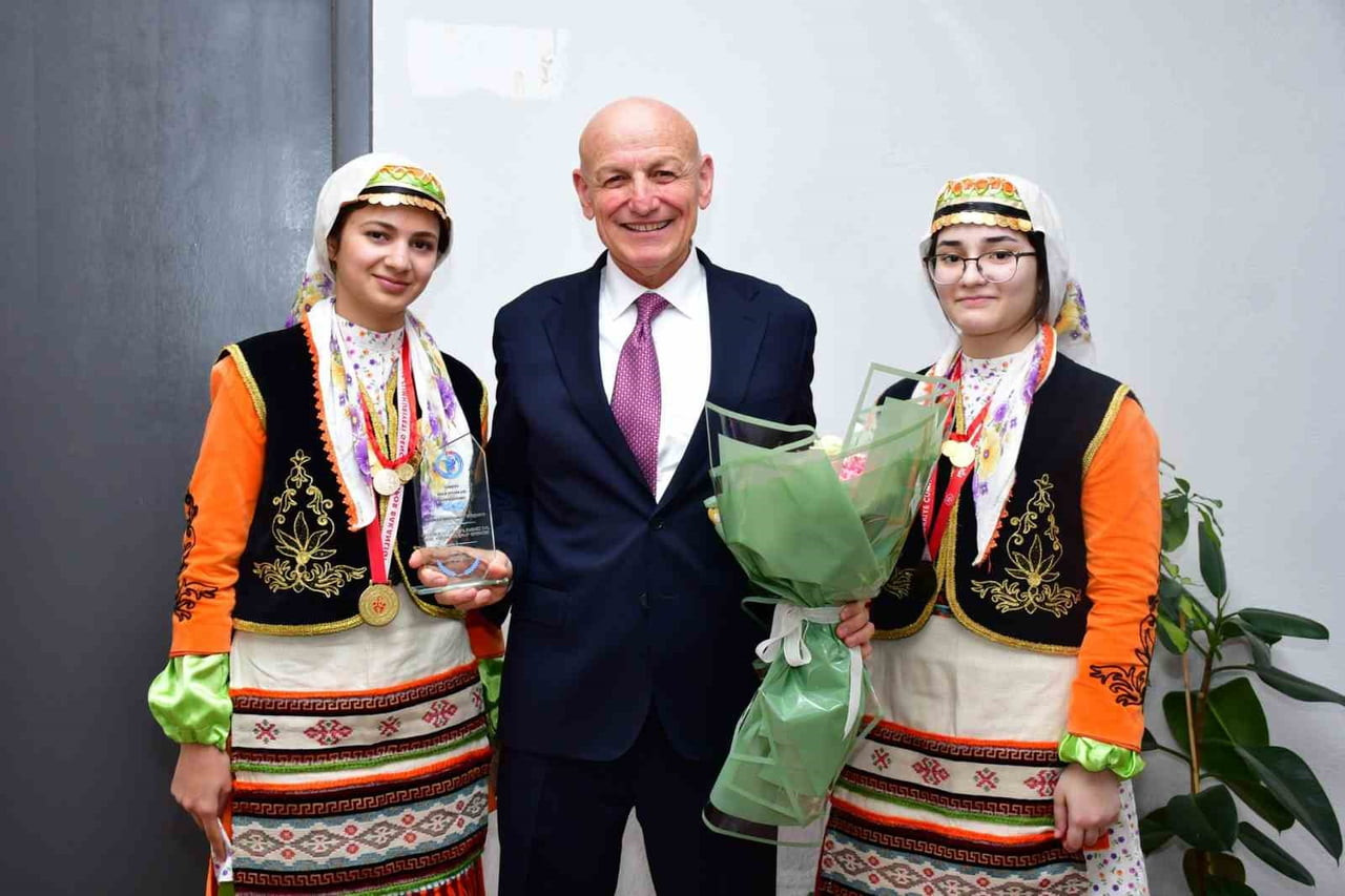 SAMSUN’UN TERME BELEDİYE BAŞKANI ŞENOL KUL, TÜRKİYE HALK OYUNLARI FEDERASYONU (THOF) BÖLGE...