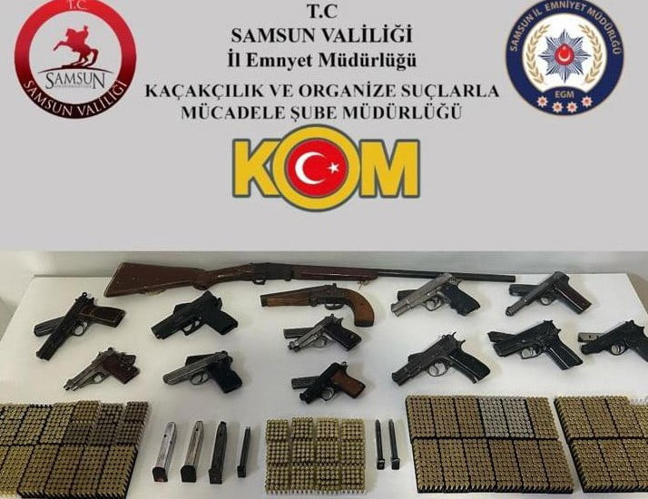 SAMSUN’UN VEZİRKÖPRÜ İLÇESİNDE SİLAH TİCARETİ YAPTIKLARI, RUHSATSIZ SİLAH BULUNDURDUKLARI VE...