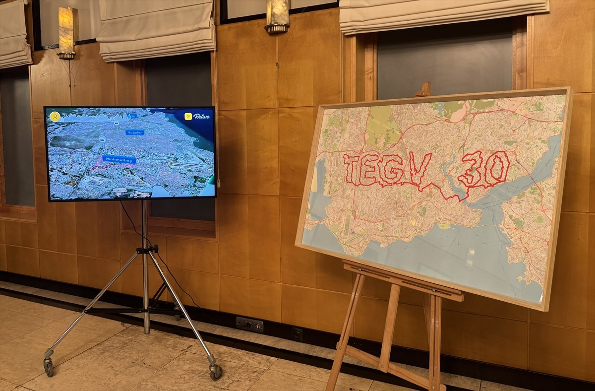 Sanatçı Halil Altındere ile Türkiye Eğitim Gönüllüleri Vakfı (TEGV) Mütevelliler ve Yönetim Kurulu...